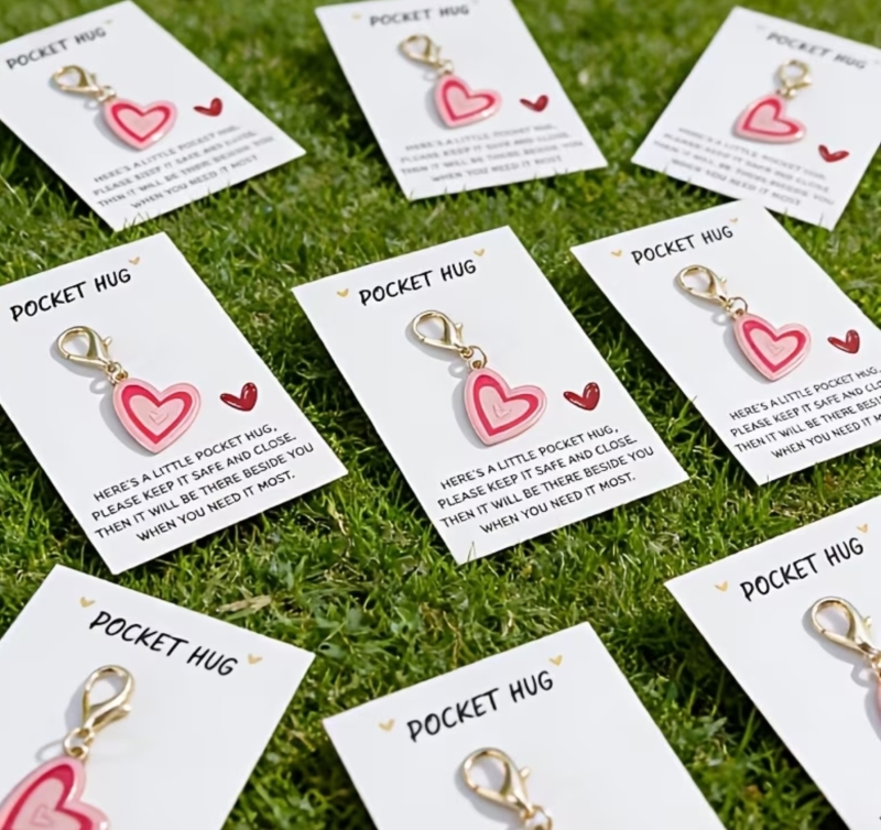 Pocket Hug - Pink Hart